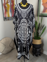 Kaftan Black White Paisley Tunic