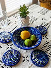 Petit panier africain tressé bleu