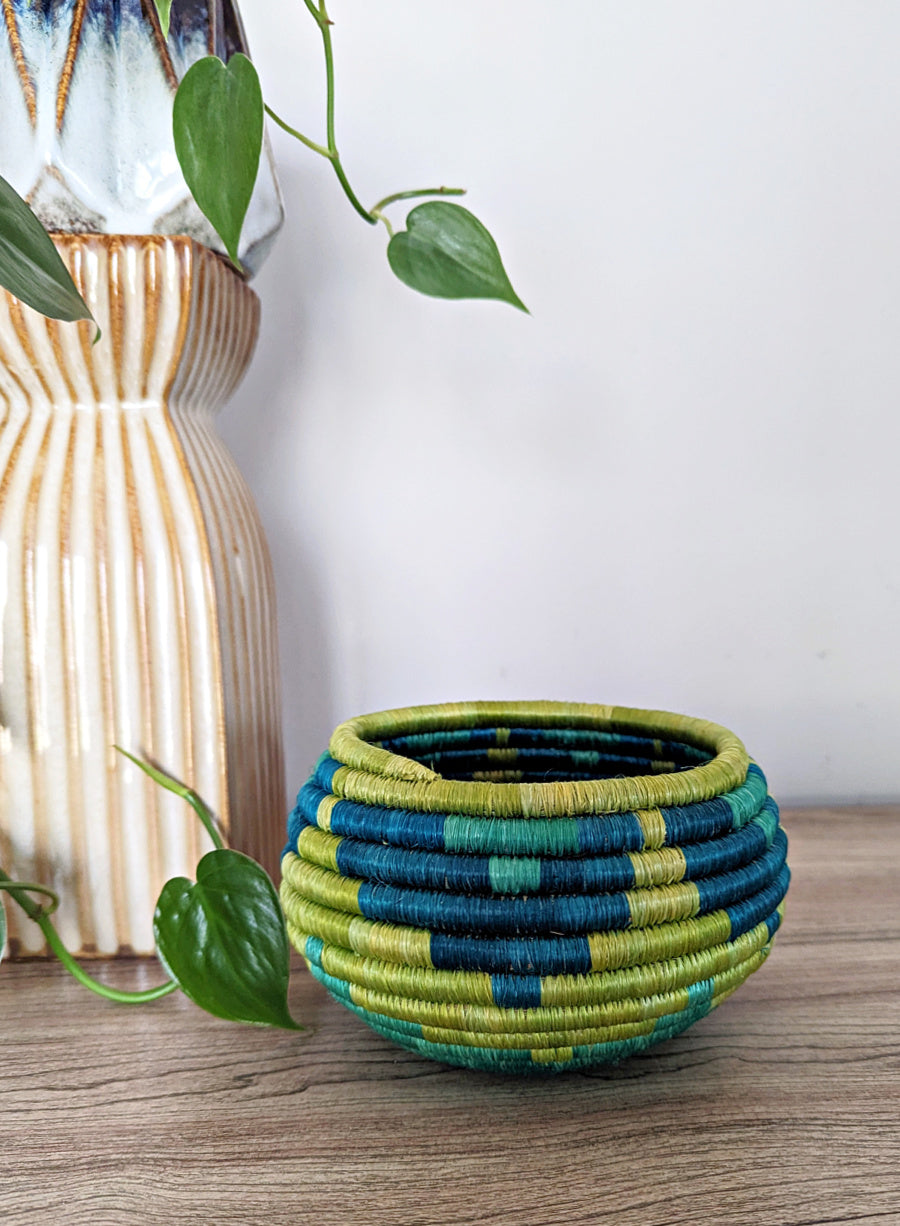 Green Woven Sisal Planter Basket – Reflektion Design