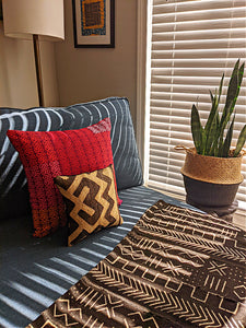 Coussin décoratif avec symbole Adinkra rouge prune avec insert